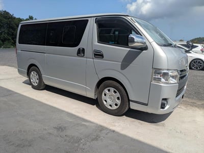 TOYOTA HIACE 2014/8