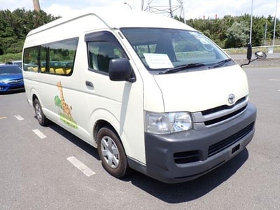 TOYOTA HIACE COMMUTER 2010/3