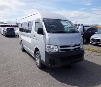 TOYOTA HIACE 2011/6