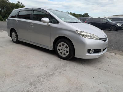 TOYOTA WISH 2017/6