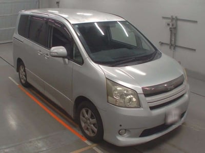 TOYOTA NOAH 2009/1