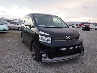 TOYOTA VOXY 2009/10