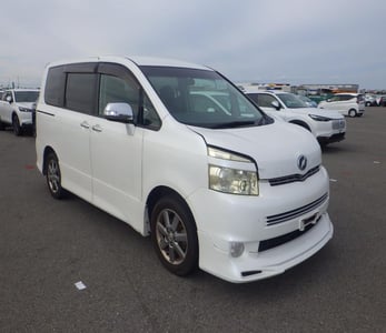 TOYOTA VOXY 2010/1