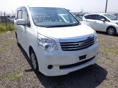 TOYOTA NOAH 2011/9