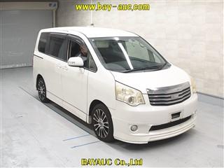 TOYOTA NOAH 2011/10