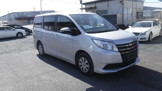 TOYOTA NOAH 2015/3
