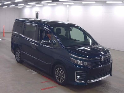 TOYOTA VOXY 2016/12