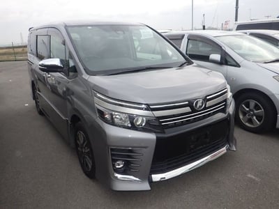 TOYOTA VOXY 2017/2