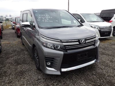 TOYOTA VOXY 2017/2