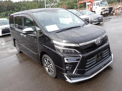 TOYOTA VOXY 2018/12