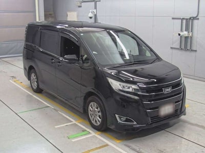 TOYOTA NOAH 2019/1