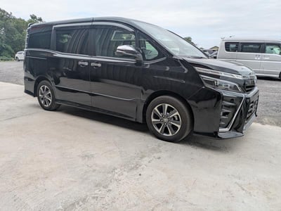 TOYOTA VOXY 2019/8