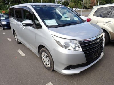 TOYOTA NOAH 2014/10