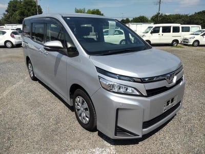 TOYOTA VOXY 2020/3