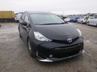 TOYOTA PRIUS ALPHA 2015/1