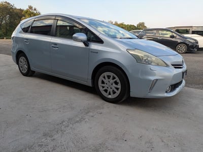 TOYOTA PRIUS ALPHA 2012/1