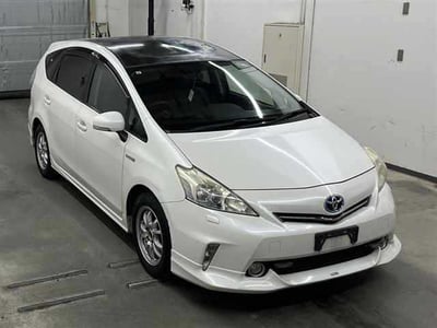 TOYOTA PRIUS ALPHA 2011/7