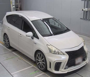 TOYOTA PRIUS ALPHA 2012/4