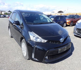 TOYOTA PRIUS ALPHA 2015/4