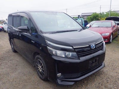 TOYOTA VOXY 2014/9