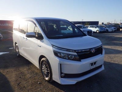 TOYOTA VOXY 2015/3
