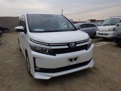 TOYOTA VOXY 2015/5