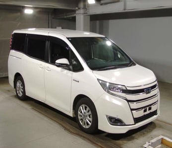 TOYOTA NOAH 2018/1