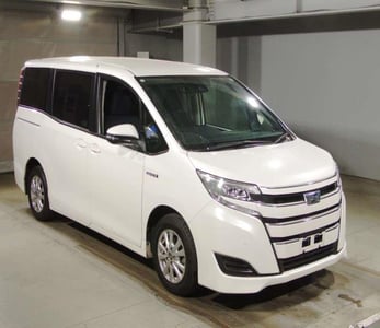 TOYOTA NOAH 2019/6