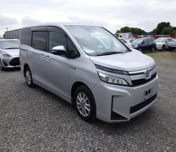 TOYOTA VOXY 2020/6