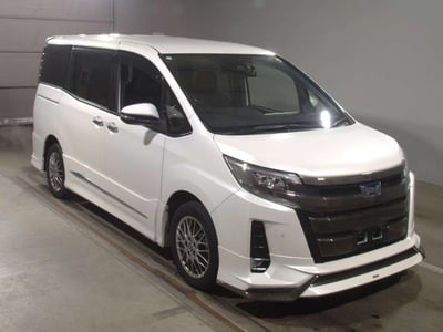 TOYOTA NOAH 2020/7