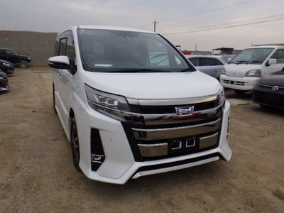 TOYOTA NOAH 2020/10