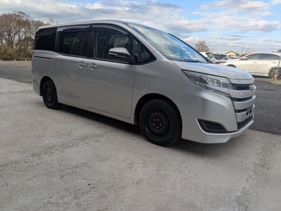 TOYOTA NOAH 2020/12