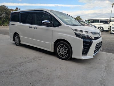 TOYOTA VOXY 2021/7