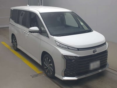 TOYOTA VOXY 2025/11